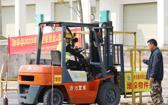 叉车 360 度监控系统功能介绍与工业厂区叉车安防应用场景